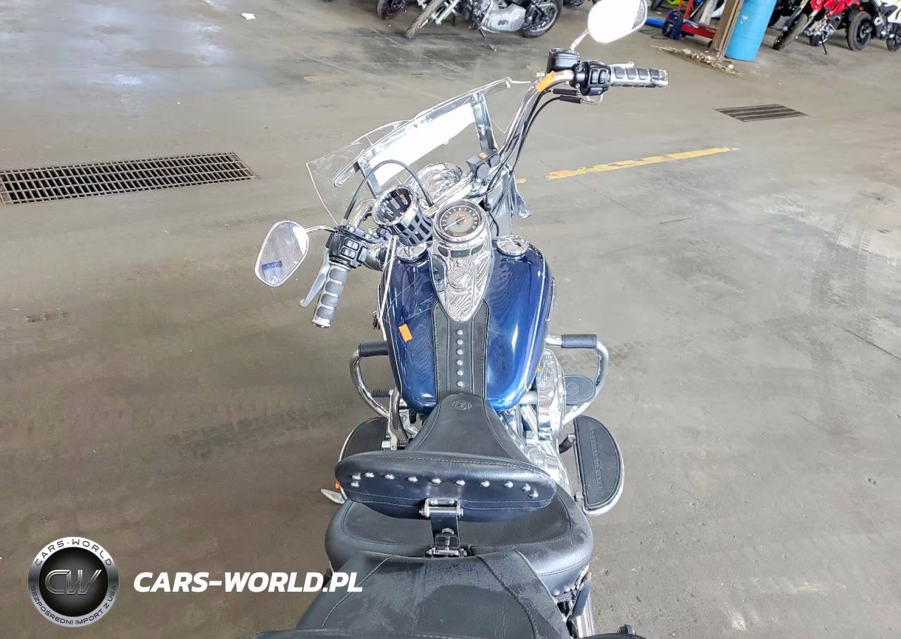 2012 Harley-Davidson Flstc Heritage Softail Classic VIN:1HD1BWV19CB029975 - 6