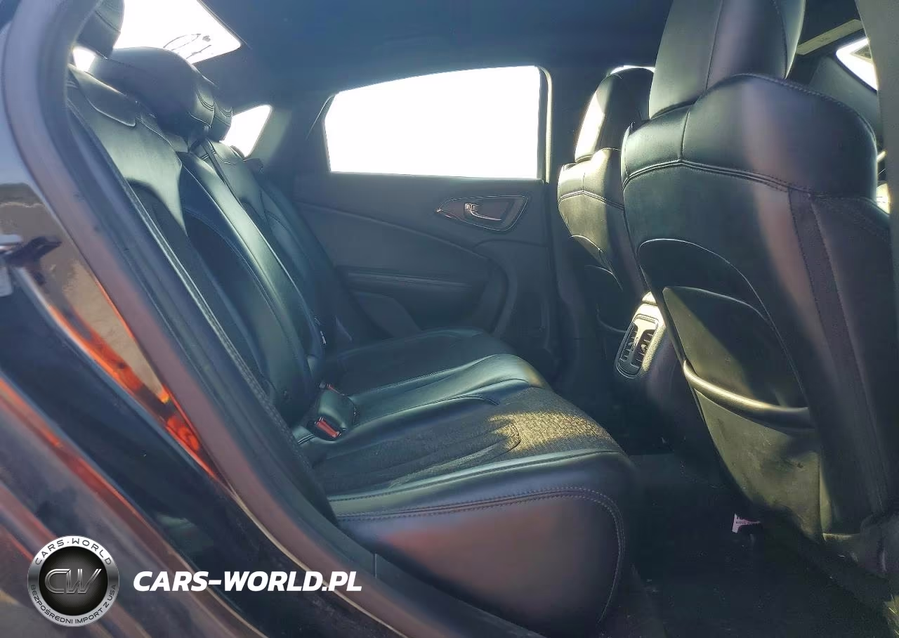 2015 Chrysler 200 S VIN:1C3CCCBG9FN655144 - 10