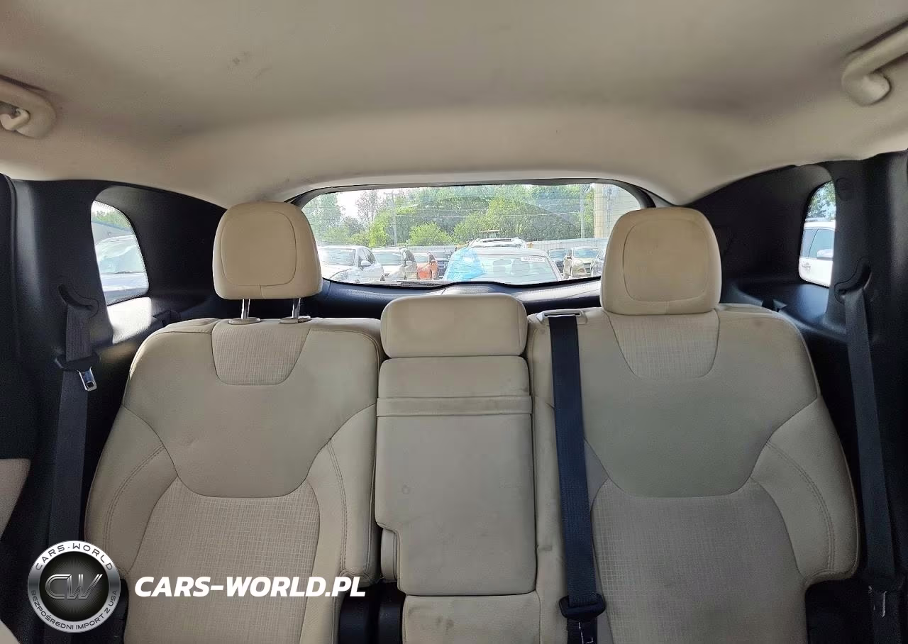 2015 Jeep Cherokee Latitude VIN:1C4PJLCB9FW532850 - 10