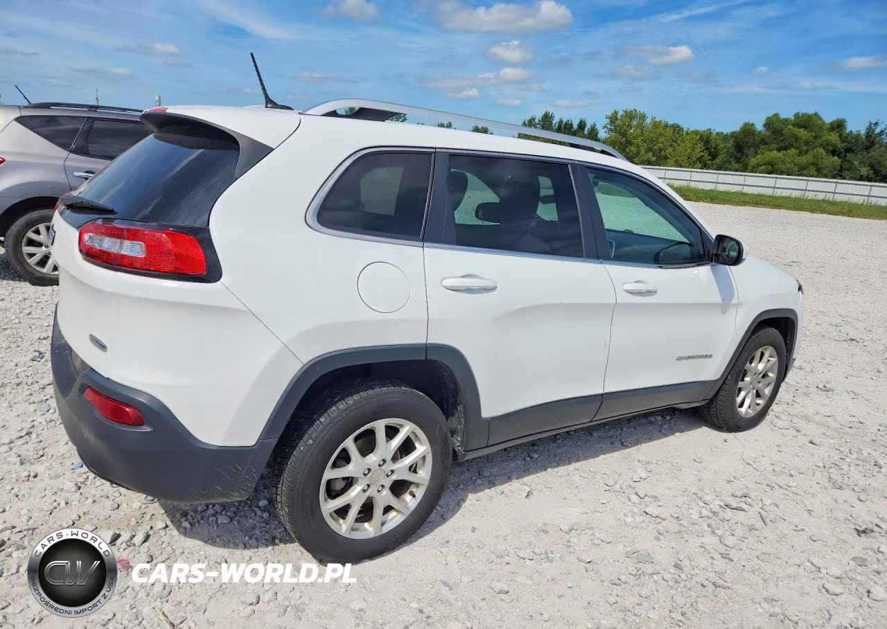 2015 Jeep Cherokee Latitude VIN:1C4PJLCB9FW532850 - 3