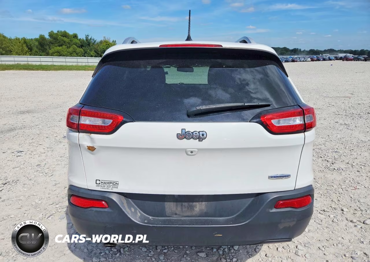 2015 Jeep Cherokee Latitude VIN:1C4PJLCB9FW532850 - 6