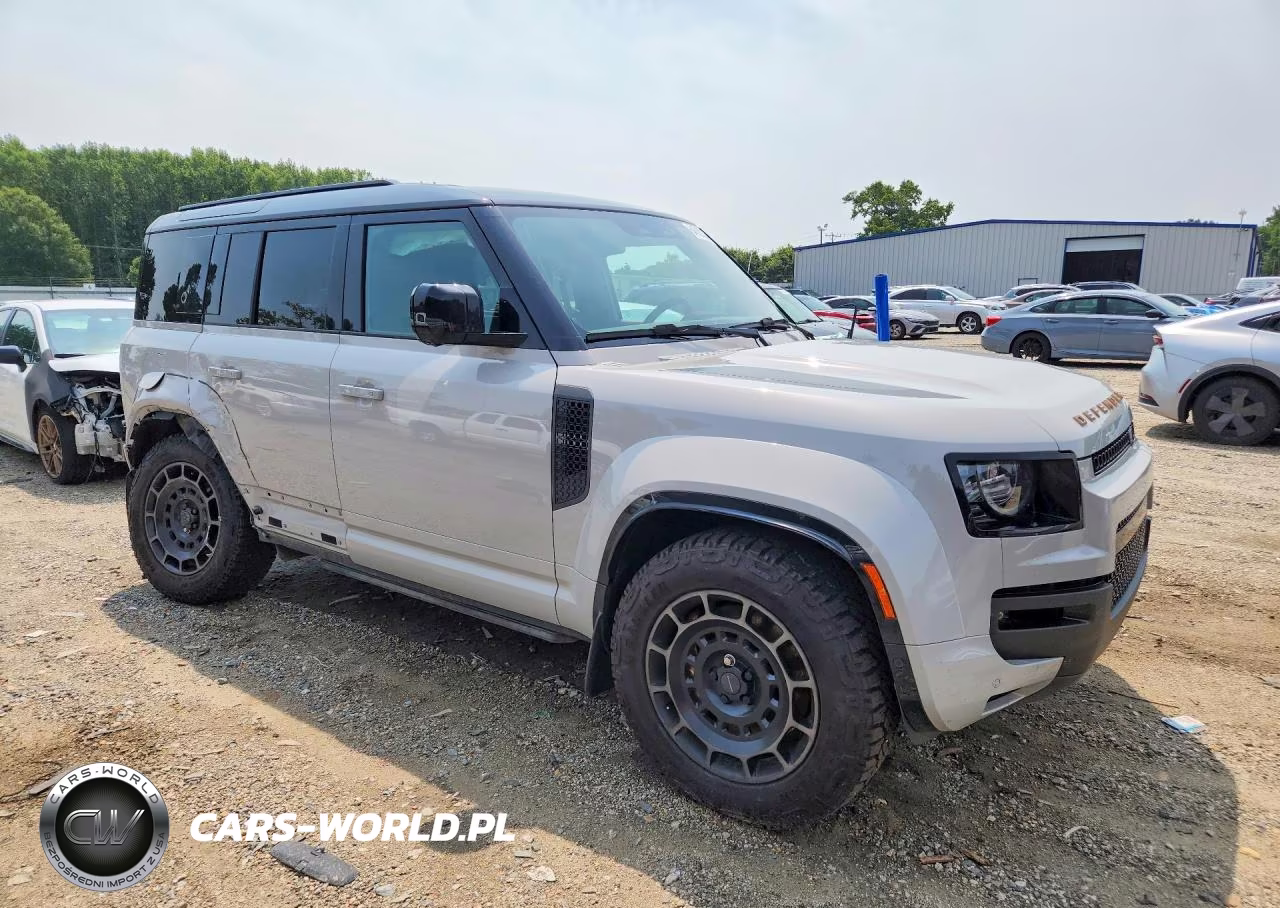 2026 Land Rover Defender Octa VIN:SALEZEE95T2517747 - 4