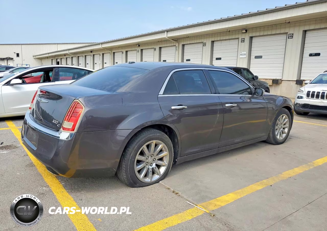 2014 Chrysler 300 VIN:2C3CCAEG1EH322900 - 3