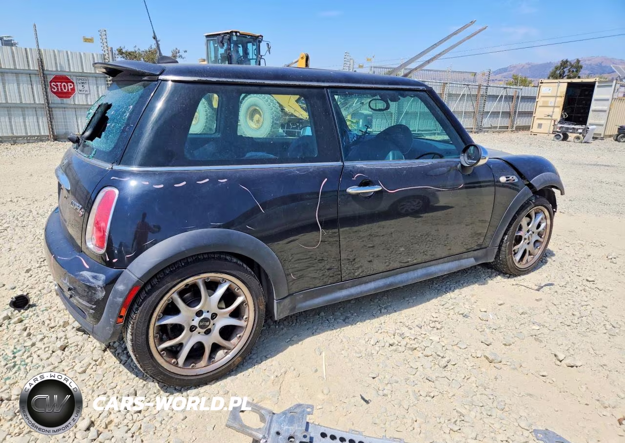 2006 Mini Cooper S VIN:WMWRE33586TJ40304 - 3
