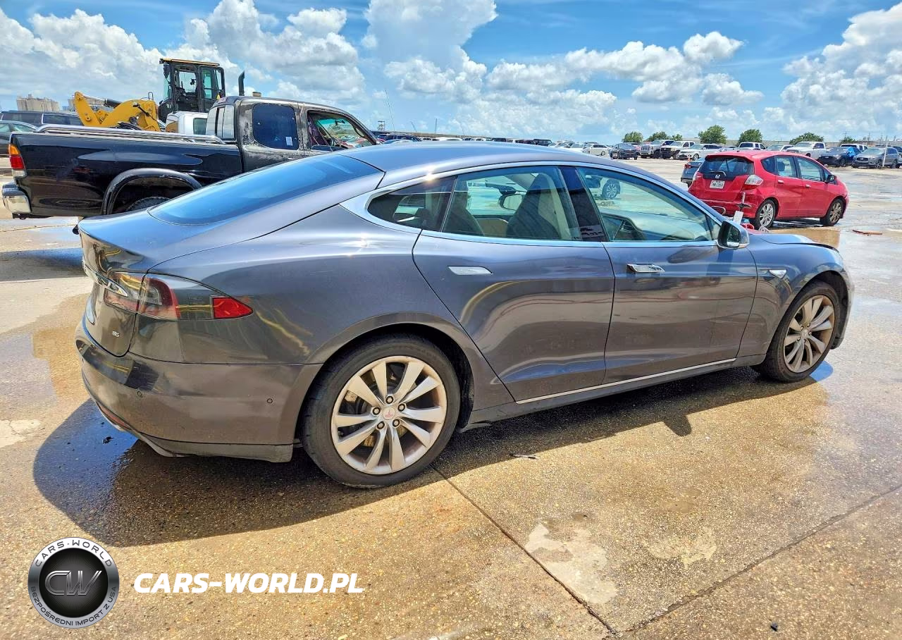 2014 Tesla Model S VIN:5YJSA1H15EFP62239 - 3