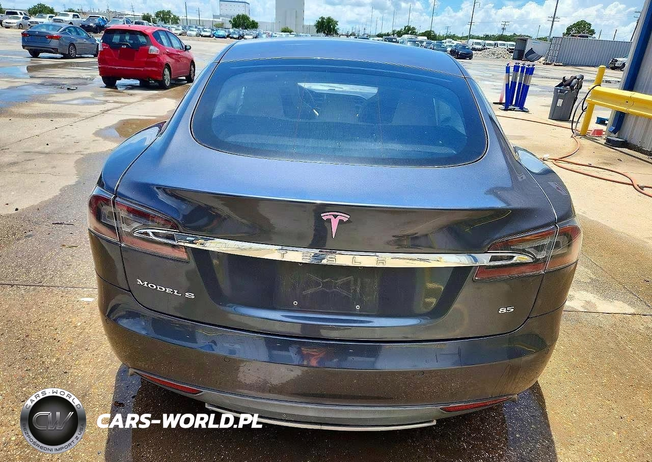 2014 Tesla Model S VIN:5YJSA1H15EFP62239 - 6