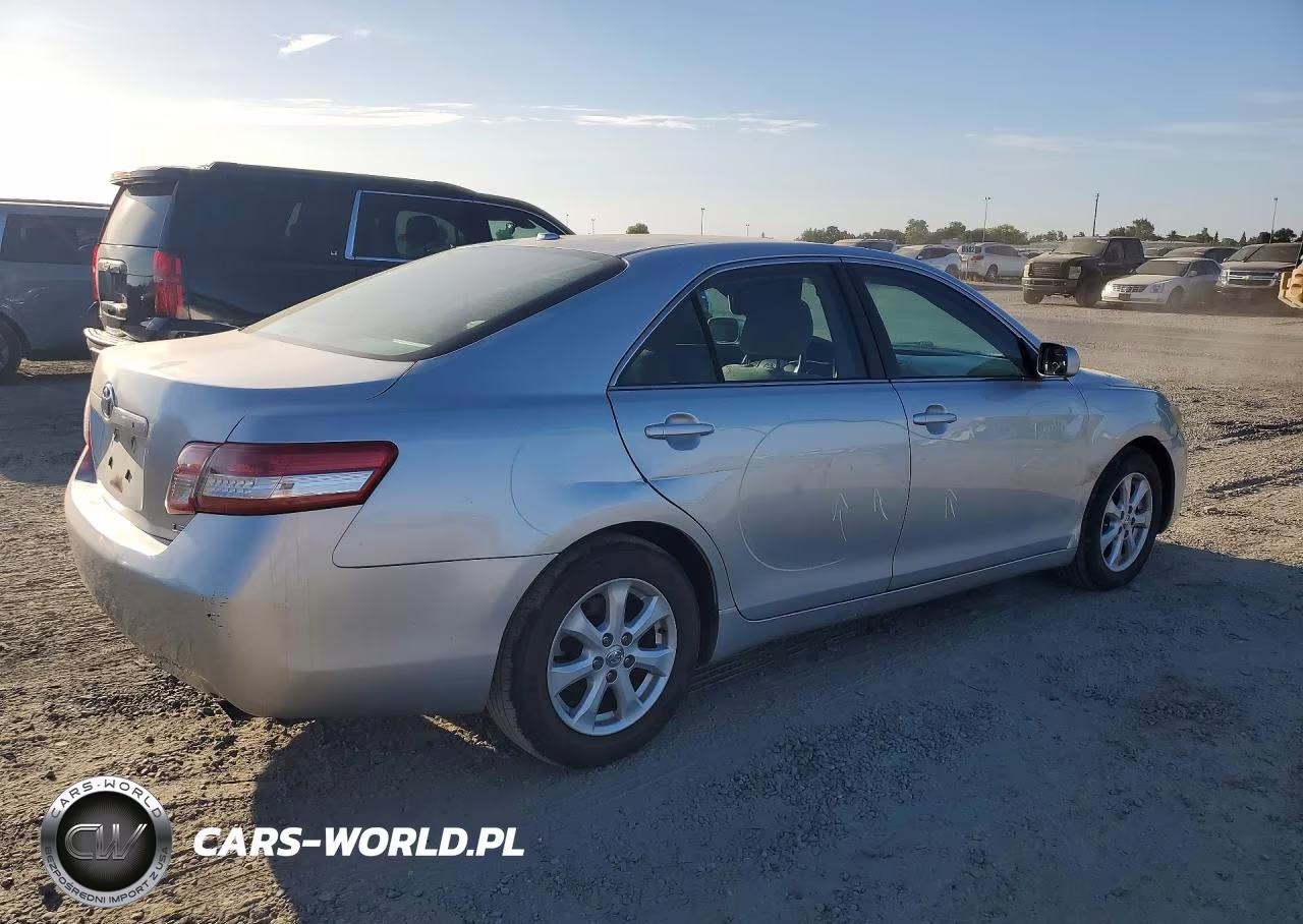 2011 Toyota Camry Le VIN:4T1BF3EK7BU624422 - 3