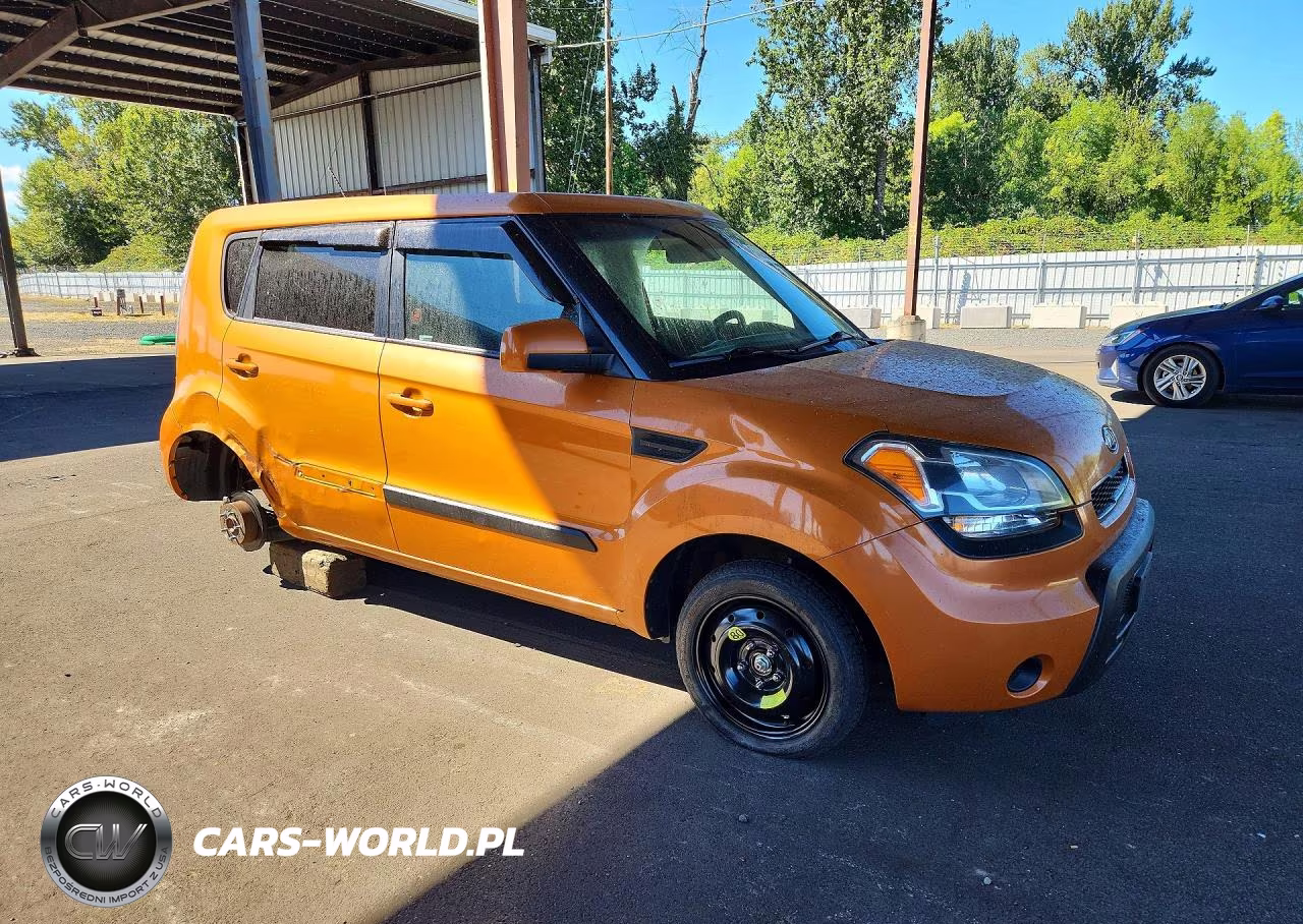 2011 Kia Soul + VIN:KNDJT2A20B7207120 - 4