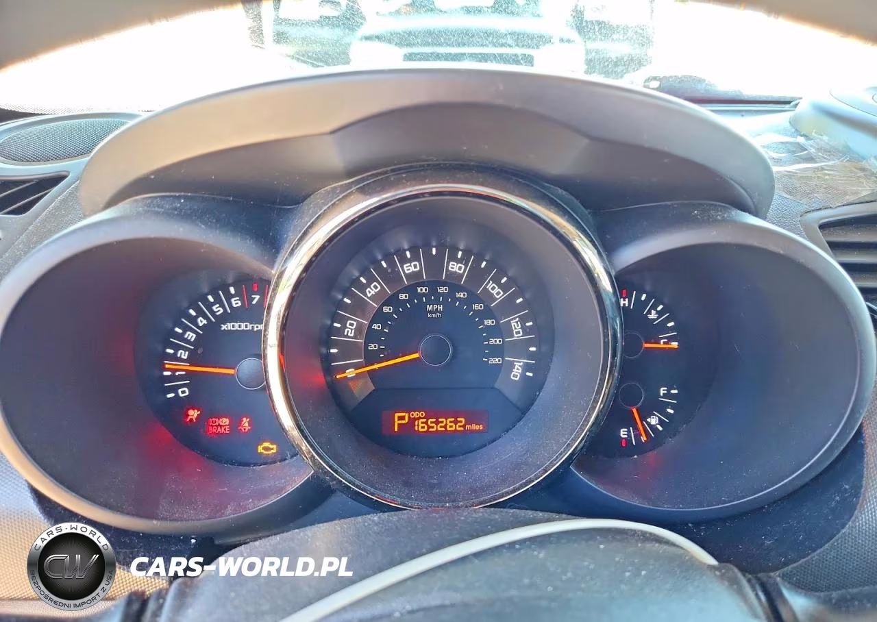 2011 Kia Soul + VIN:KNDJT2A20B7207120 - 9