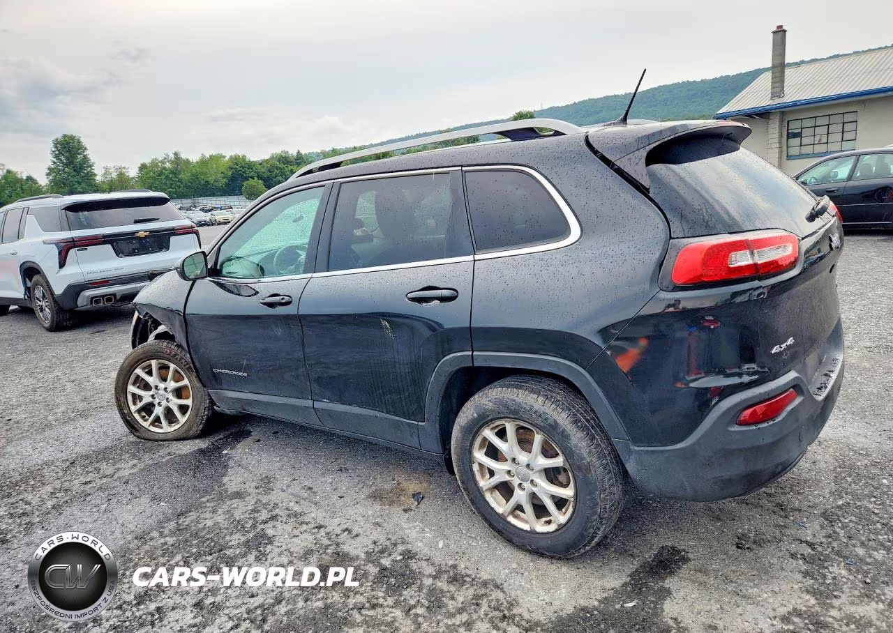 2016 Jeep Cherokee Latitude VIN:1C4PJMCB5GW330370 - 2