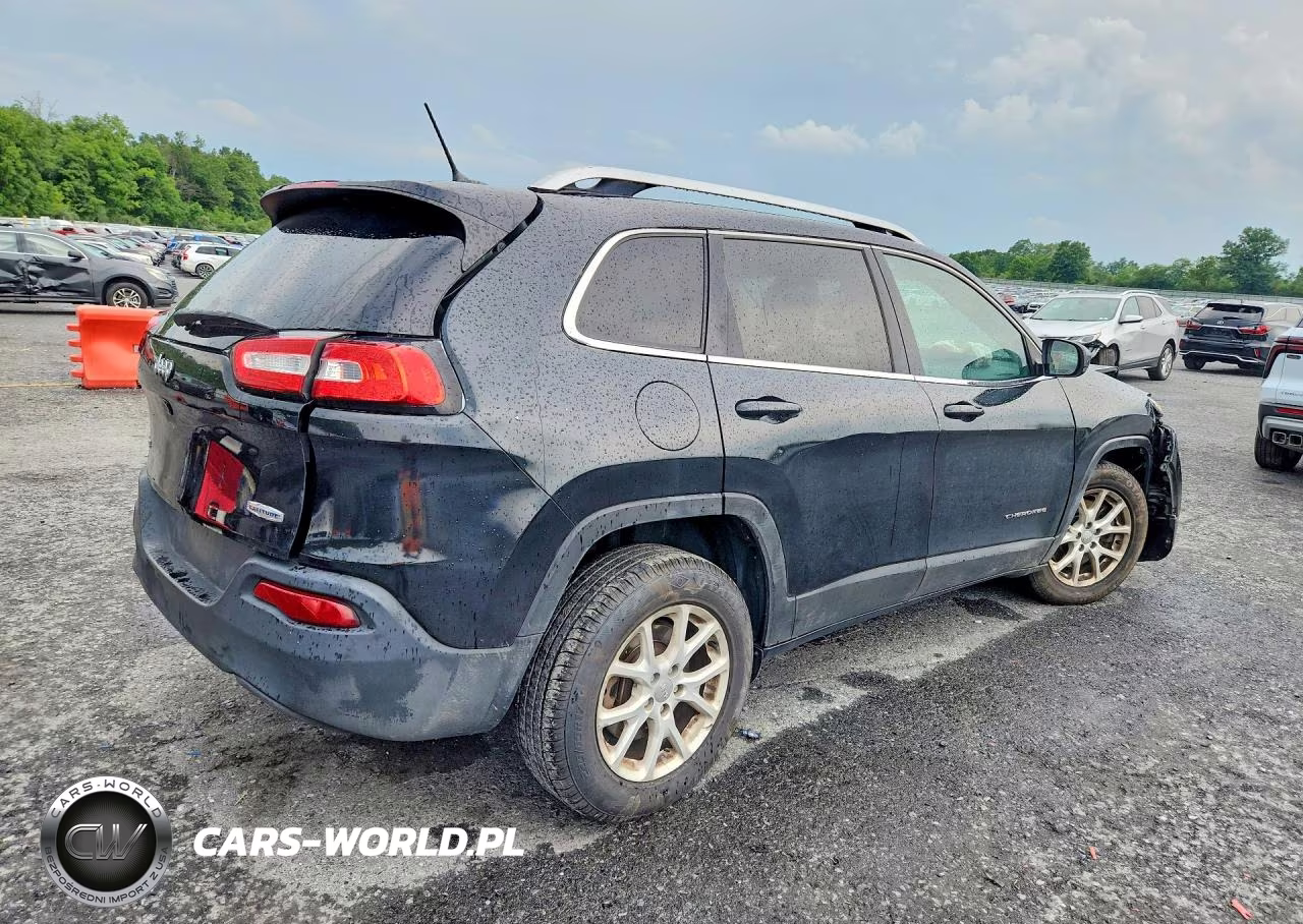 2016 Jeep Cherokee Latitude VIN:1C4PJMCB5GW330370 - 3