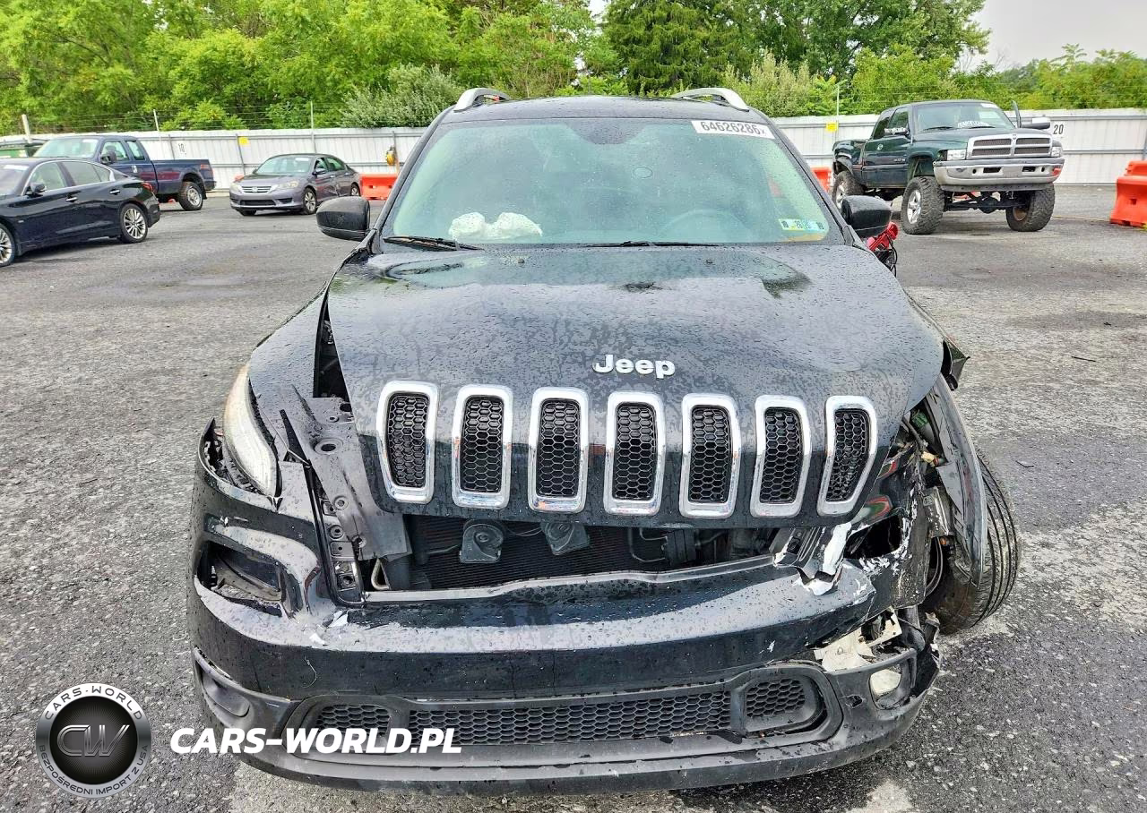 2016 Jeep Cherokee Latitude VIN:1C4PJMCB5GW330370 - 5