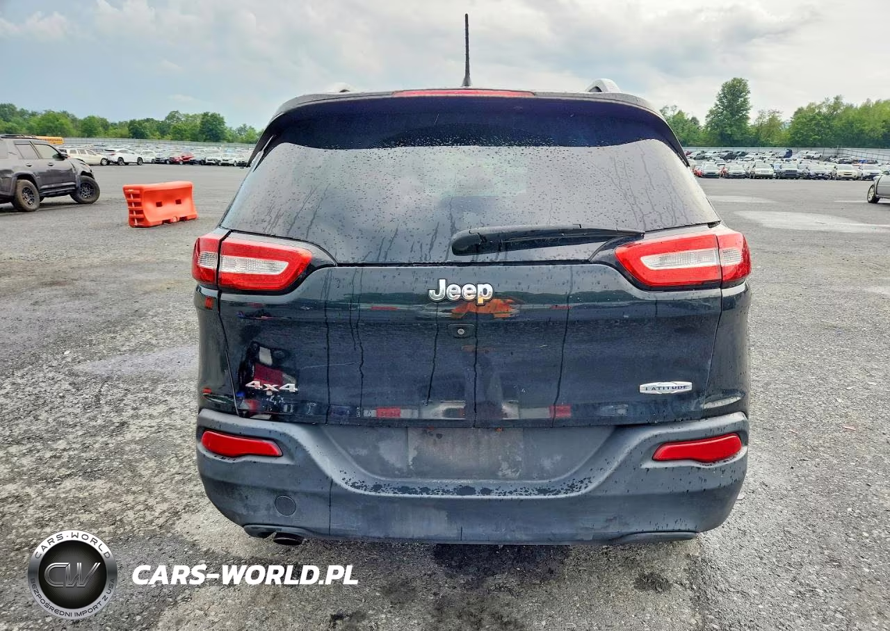 2016 Jeep Cherokee Latitude VIN:1C4PJMCB5GW330370 - 6