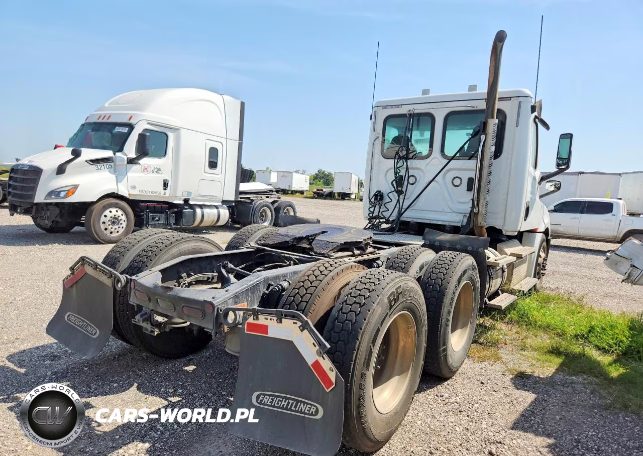 2019 Freightliner Cascadia 126 Semi Truck VIN:3AKJHLDV3KSKJ2913 - 3