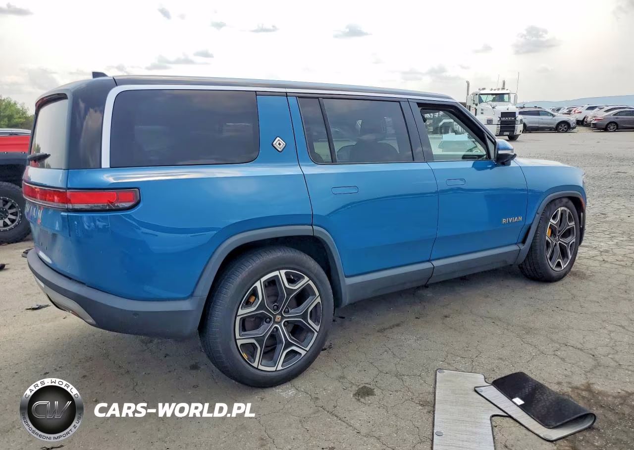 2023 Rivian R1S Launch Edition VIN:7PDSGABL0PN008526 - 3