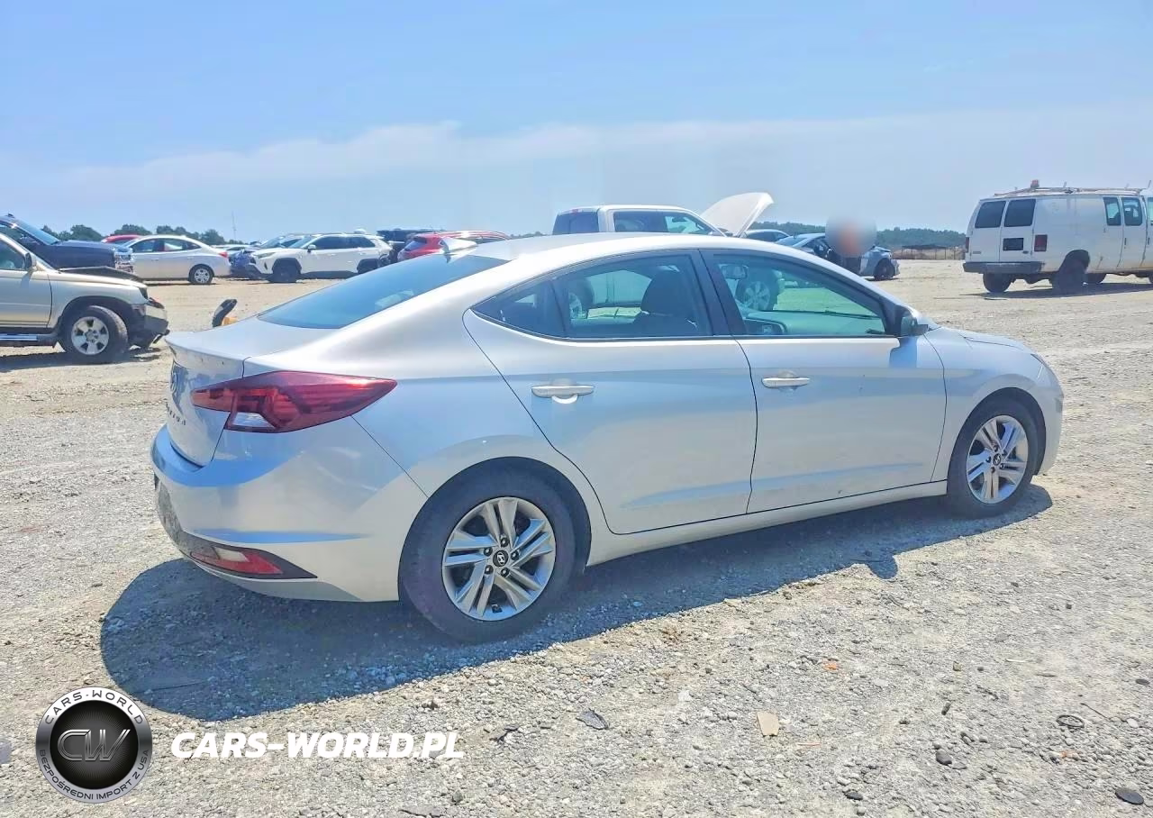 2019 Hyundai Elantra Sel VIN:KMHD84LFXKU737392 - 3