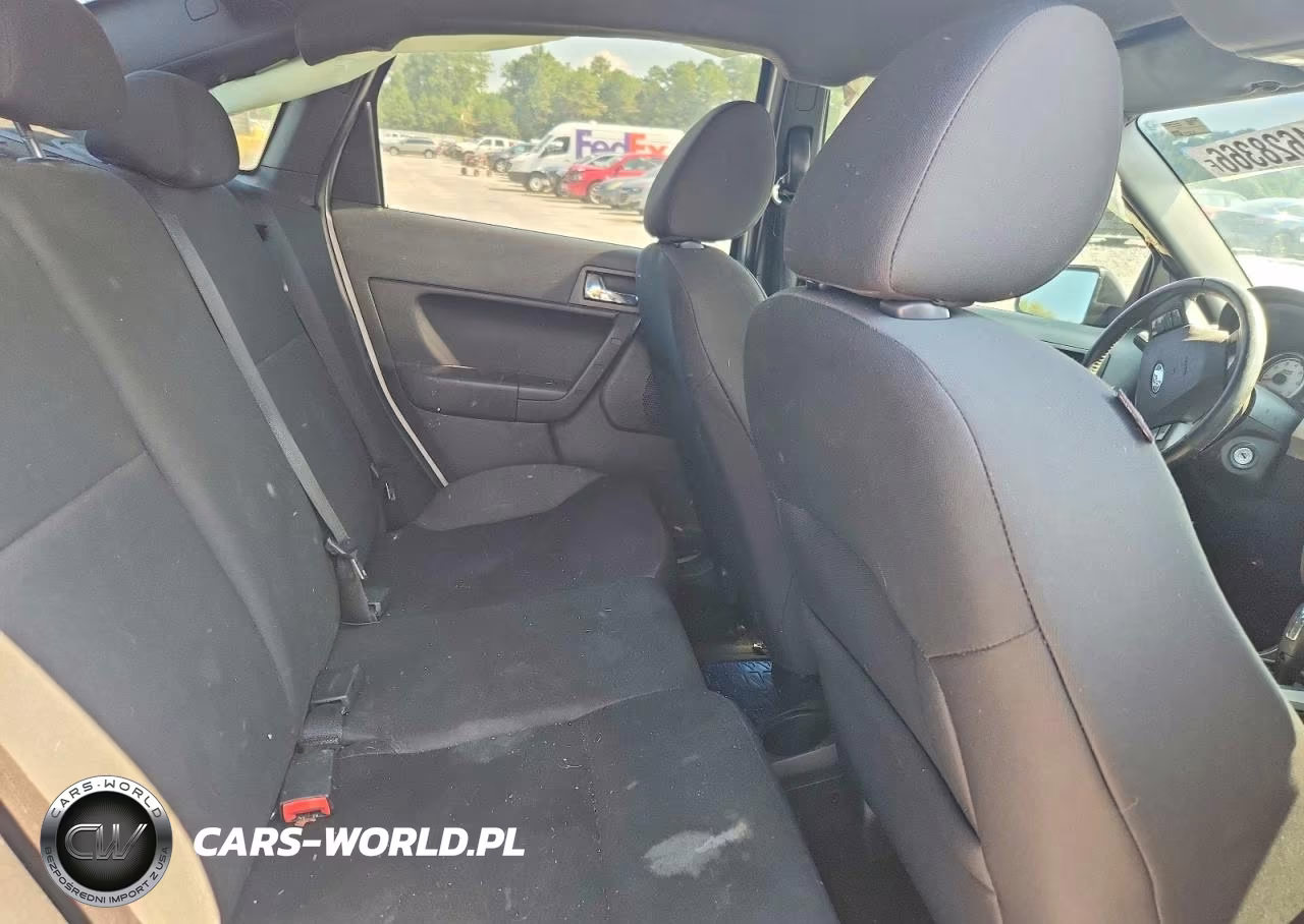 2010 Ford Focus Ses VIN:1FAHP3GN0AW225797 - 10