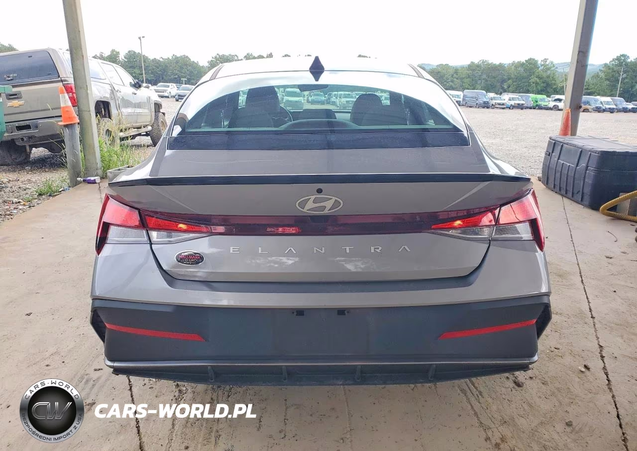 2026 Hyundai Elantra Sel Sport VIN:KMHLM4DG1TU106076 - 6