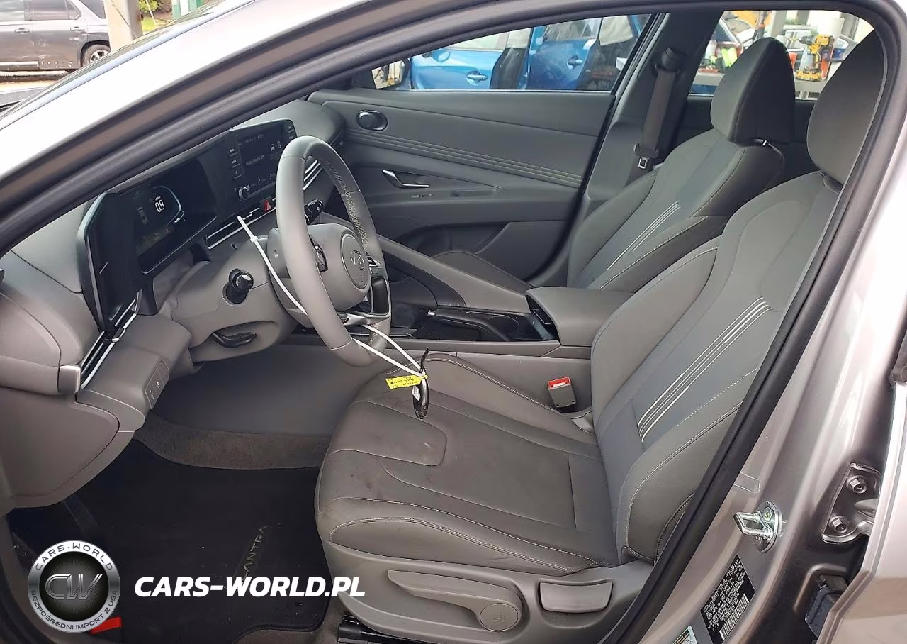 2026 Hyundai Elantra Sel Sport VIN:KMHLM4DG1TU106076 - 7