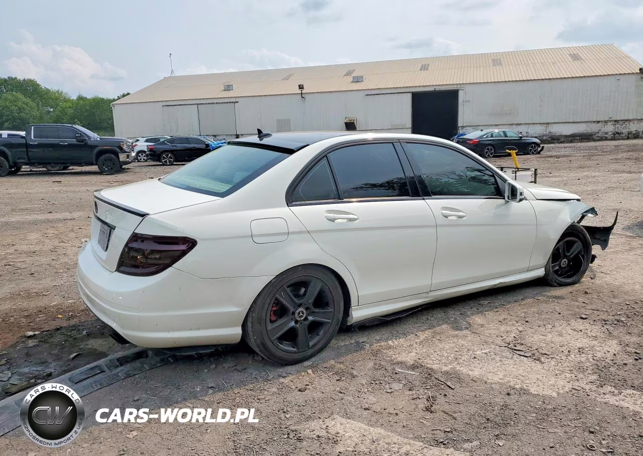 2011 Mercedes-Benz C 300 4Matic VIN:WDDGF8BB7BR183105 - 3