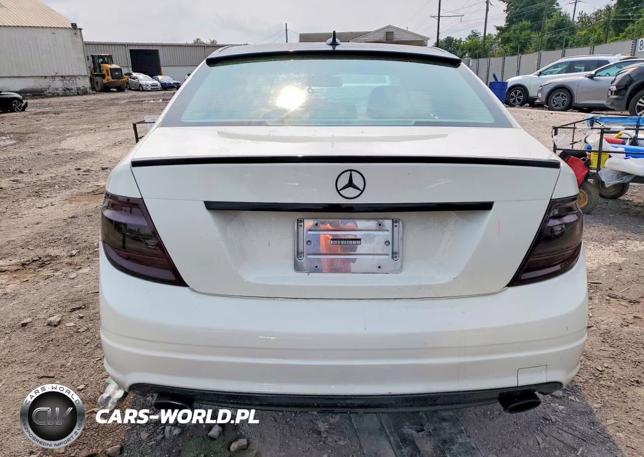 2011 Mercedes-Benz C 300 4Matic VIN:WDDGF8BB7BR183105 - 6