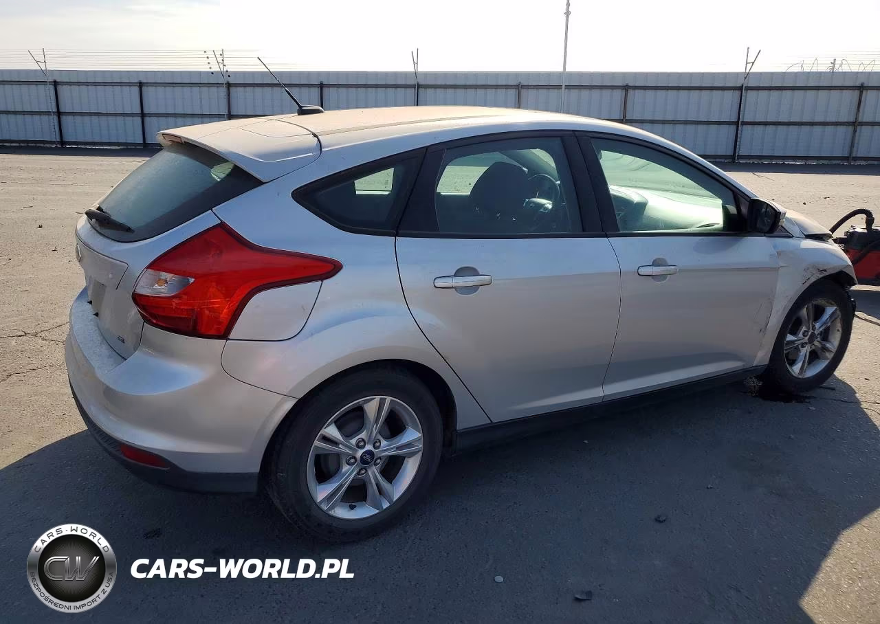 2014 Ford Focus Se VIN:1FADP3K2XEL317714 - 3