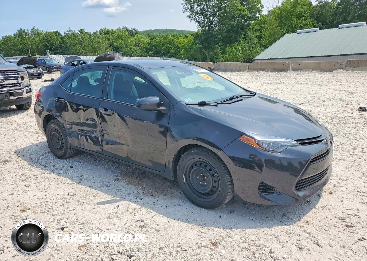 2017 Toyota Corolla Le VIN:2T1BURHE1HC958177 - 4