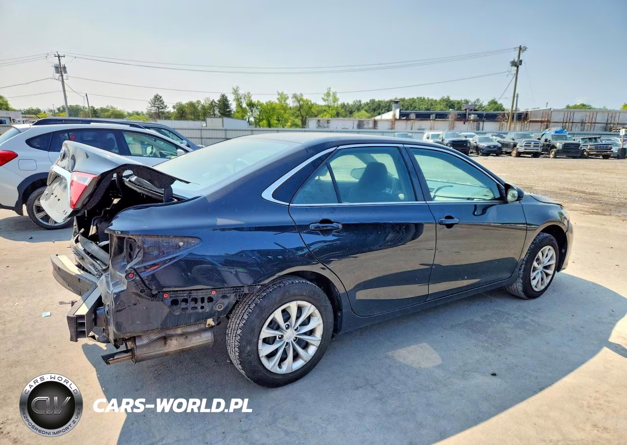 2017 Toyota Camry Le VIN:4T1BF1FK9HU363113 - 3