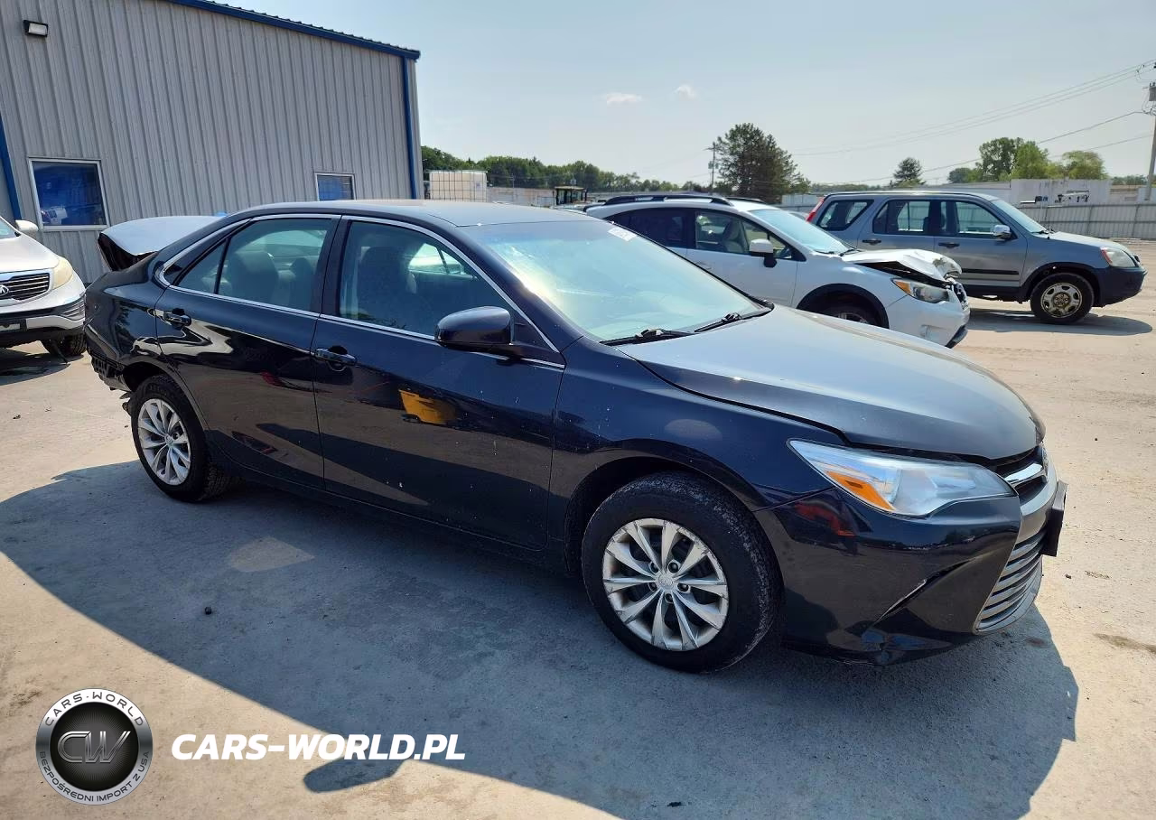 2017 Toyota Camry Le VIN:4T1BF1FK9HU363113 - 4