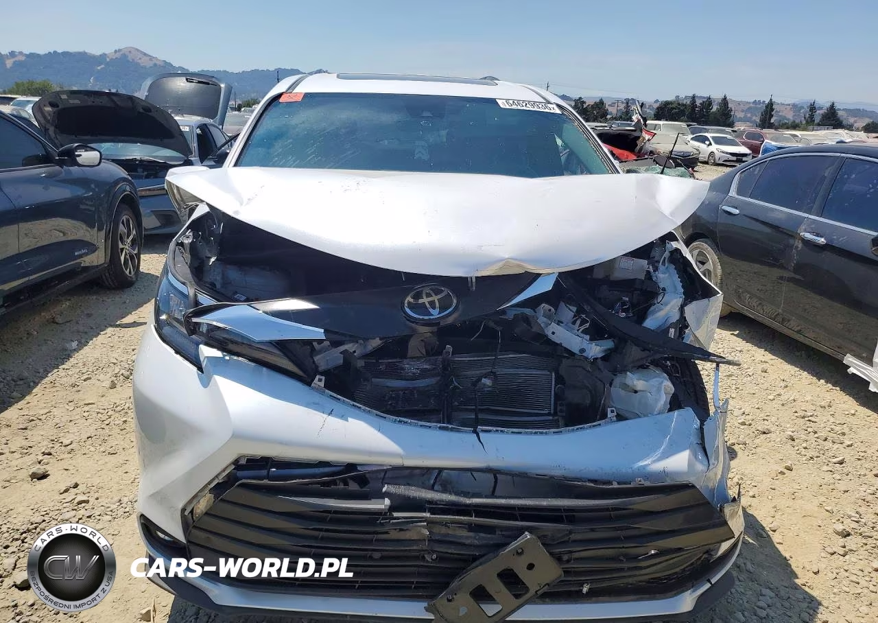 2026 Toyota Sienna Xle 8-Passenger VIN:5TDYRKEC4TS307745 - 5