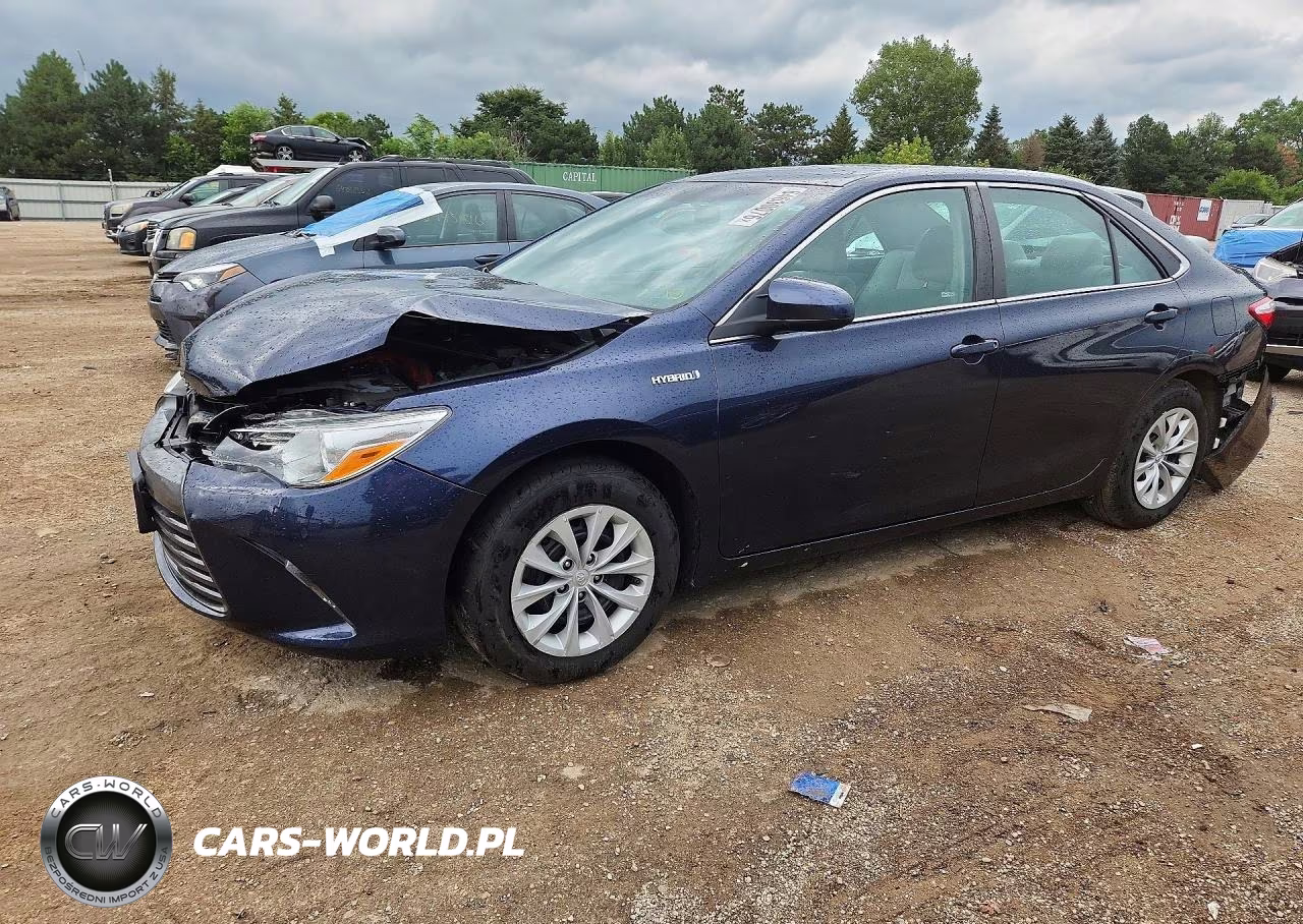 2015 Toyota Camry Hybrid Le – zdjęcie 1 z 12