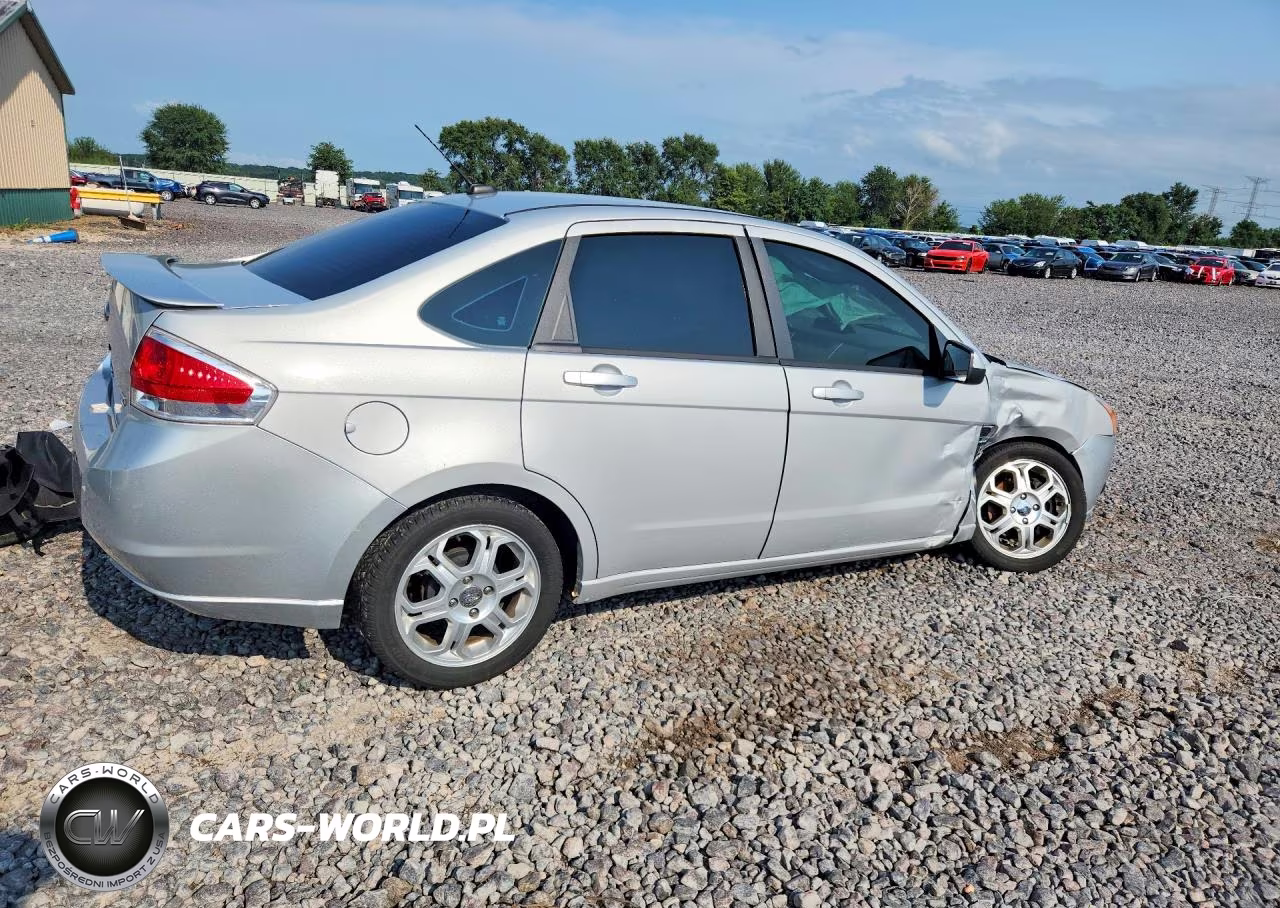 2008 Ford Focus Se VIN:1FAHP35N28W300643 - 3