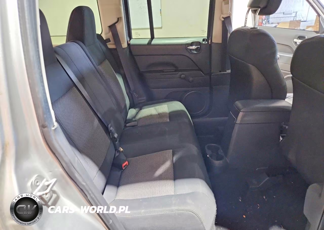 2010 Jeep Patriot Sport VIN:1J4NF1GB9AD671737 - 11