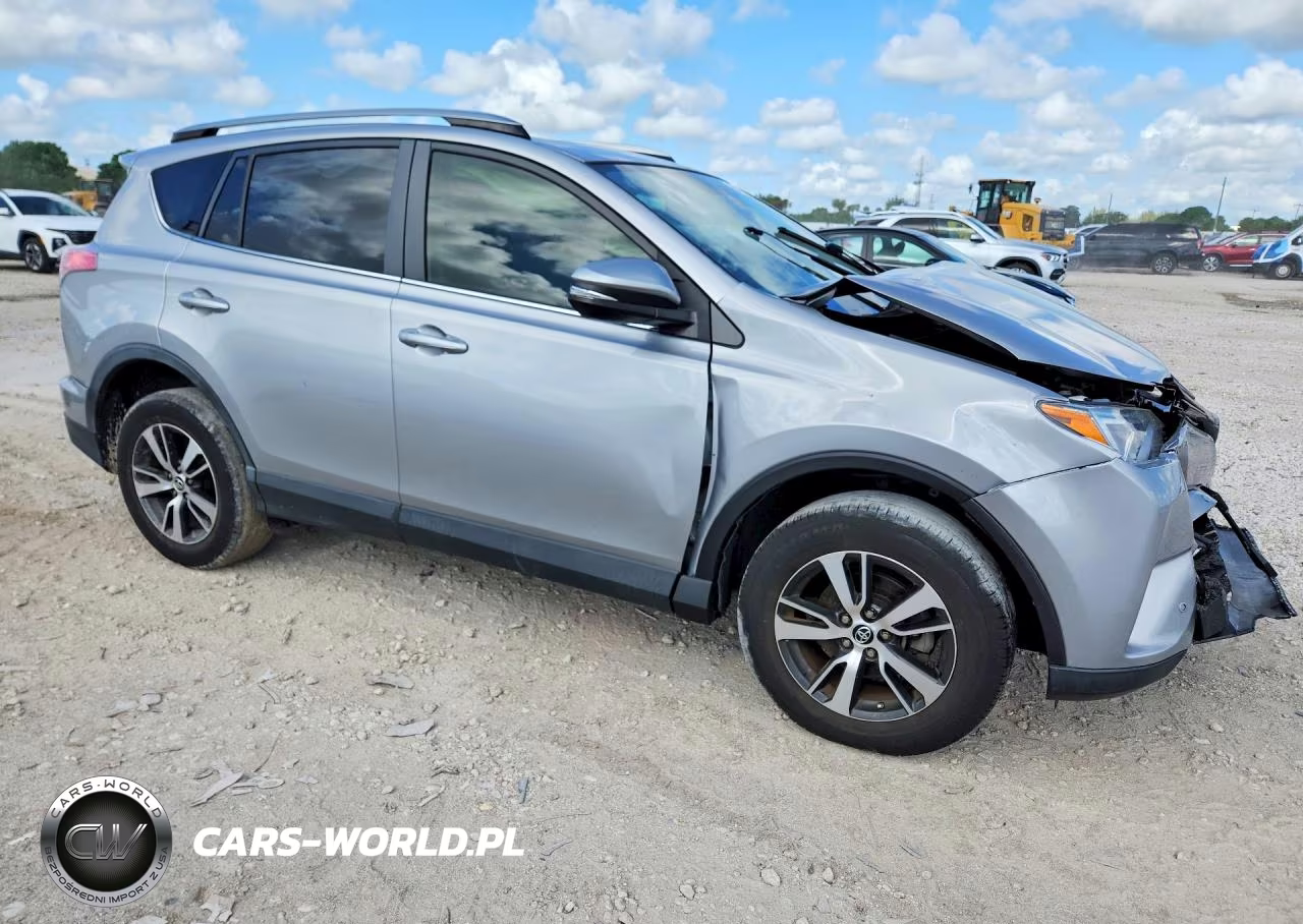 2018 Toyota Rav4 Xle VIN:JTMWFREVXJJ169309 - 4