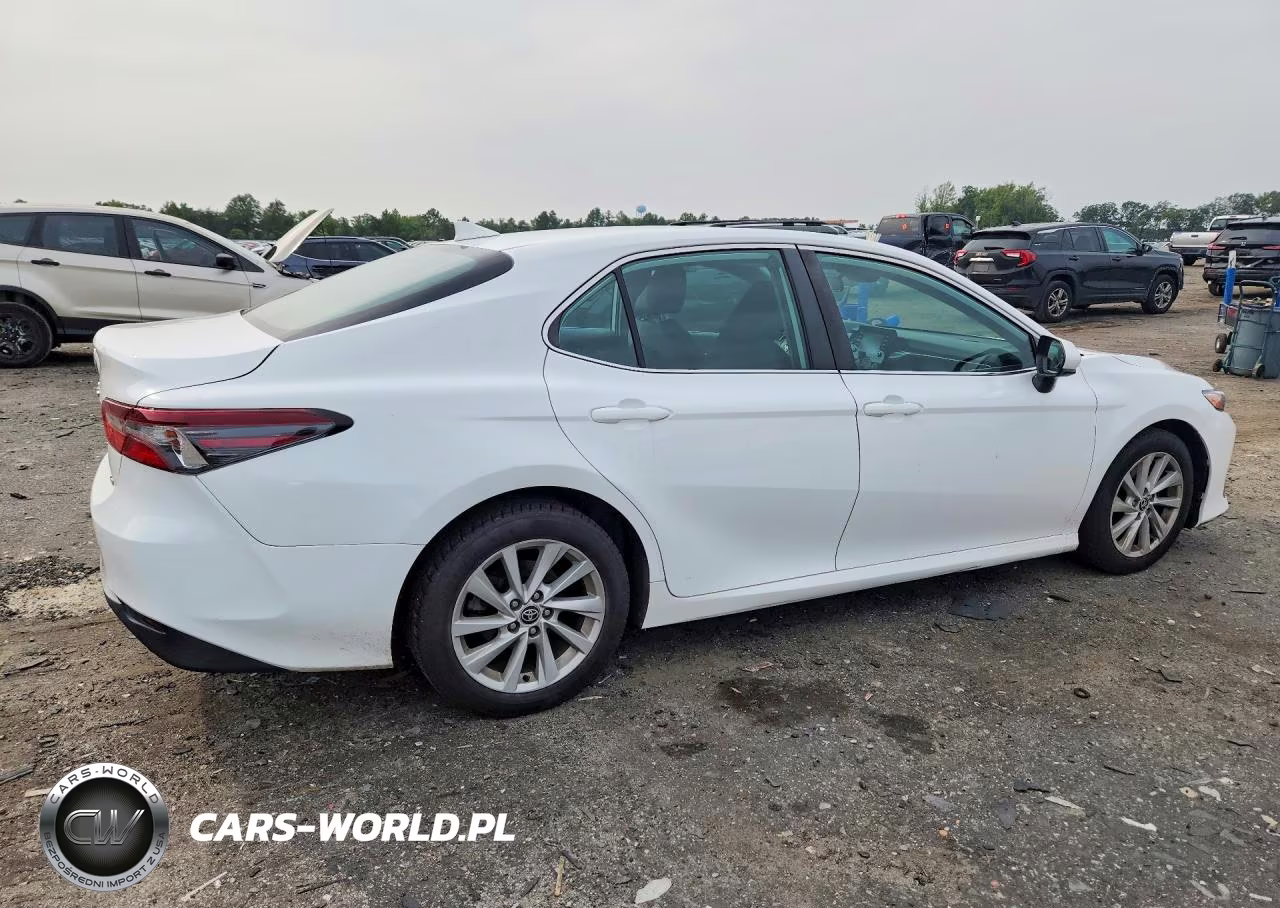 2021 Toyota Camry Le VIN:4T1C11AK0MU574012 - 3