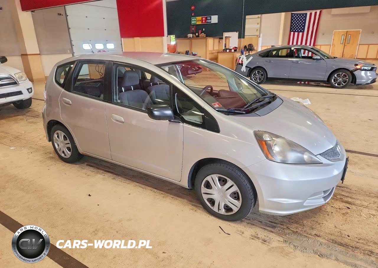 2011 Honda Fit VIN:JHMGE8H33BC008512 - 4