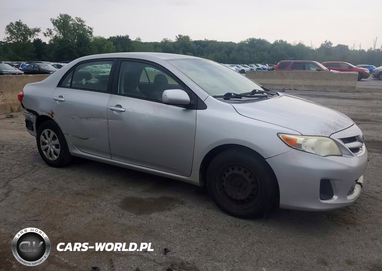 2011 Toyota Corolla Le VIN:JTDBU4EE5BJ106546 - 4
