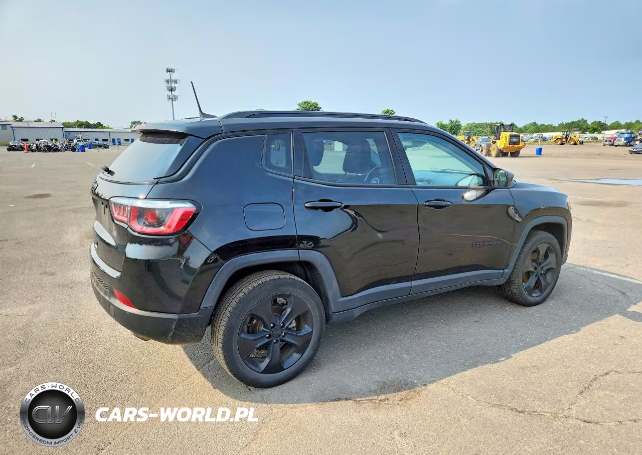 2019 Jeep Compass Latitude VIN:3C4NJDBB7KT818176 - 3