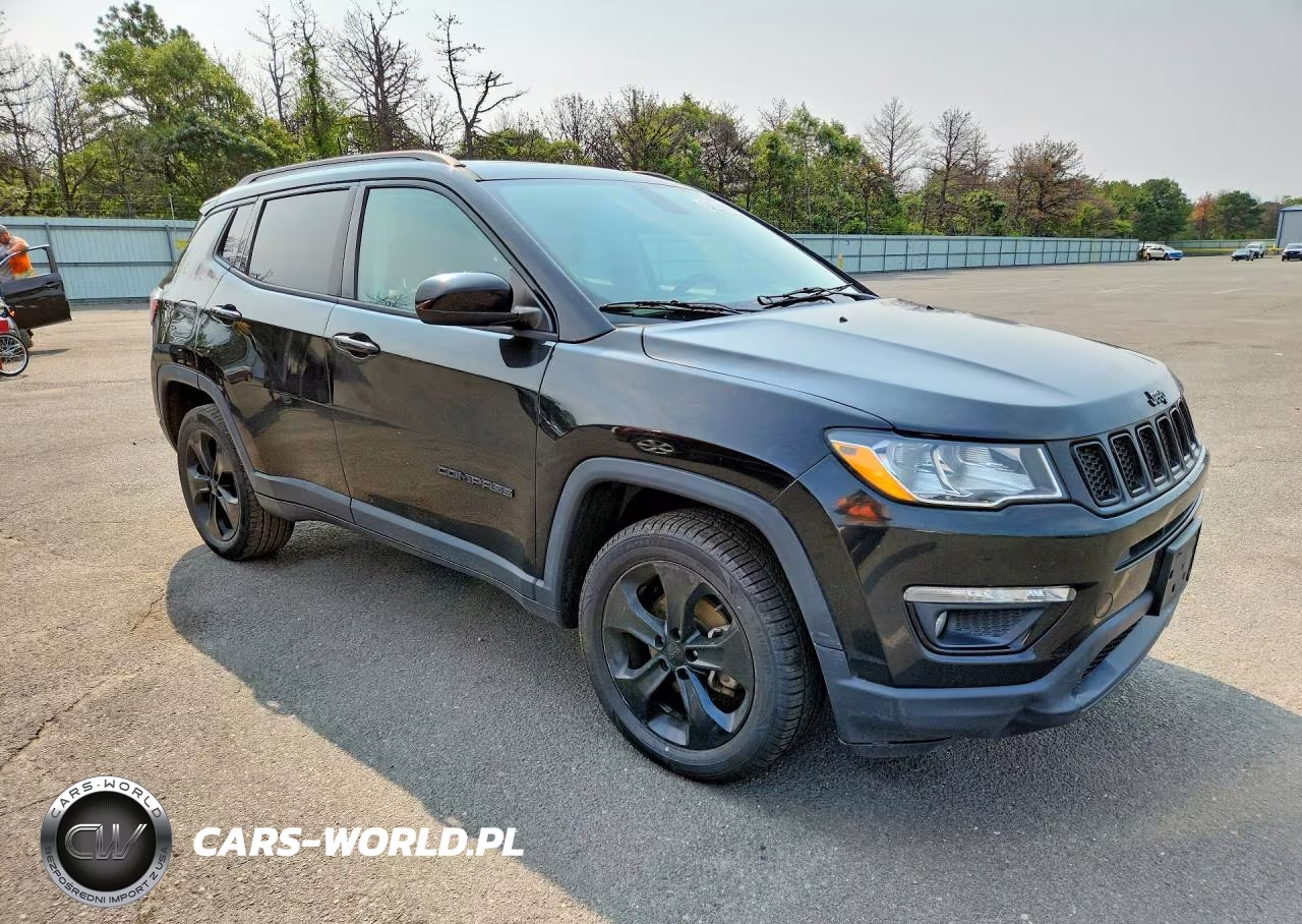 2019 Jeep Compass Latitude VIN:3C4NJDBB7KT818176 - 4