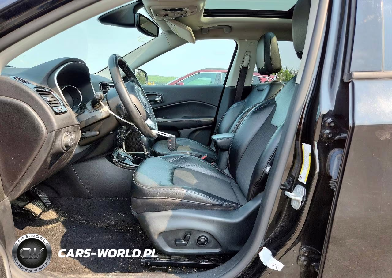 2019 Jeep Compass Latitude VIN:3C4NJDBB7KT818176 - 7