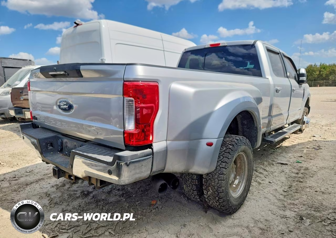 2019 Ford F350 Super Duty VIN:1FT8W3DT2KEC22939 - 3