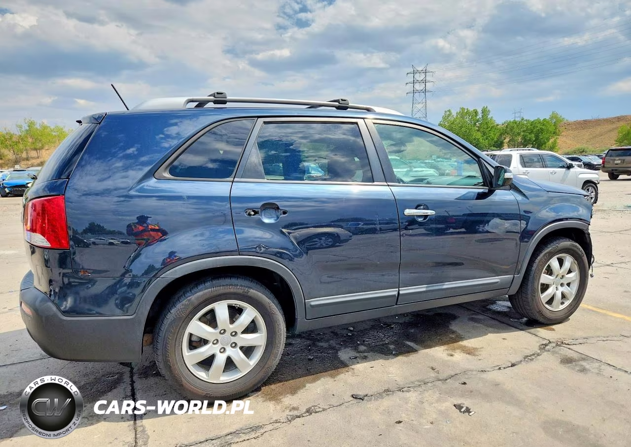 2012 Kia Sorento Lx VIN:5XYKT3A60CG257467 - 3