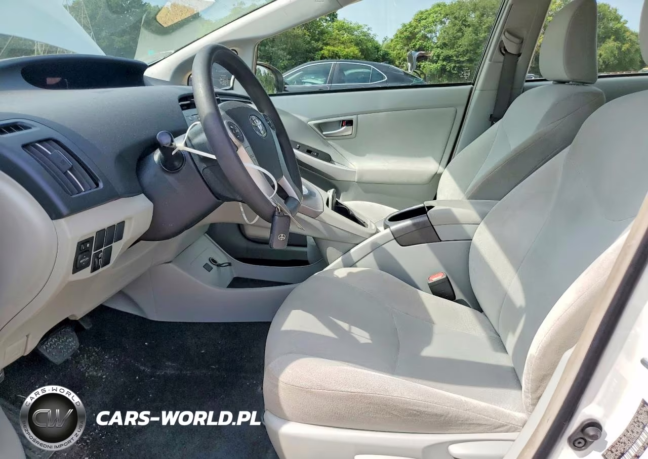2014 Toyota Prius Two VIN:JTDKN3DUXE0360375 - 7