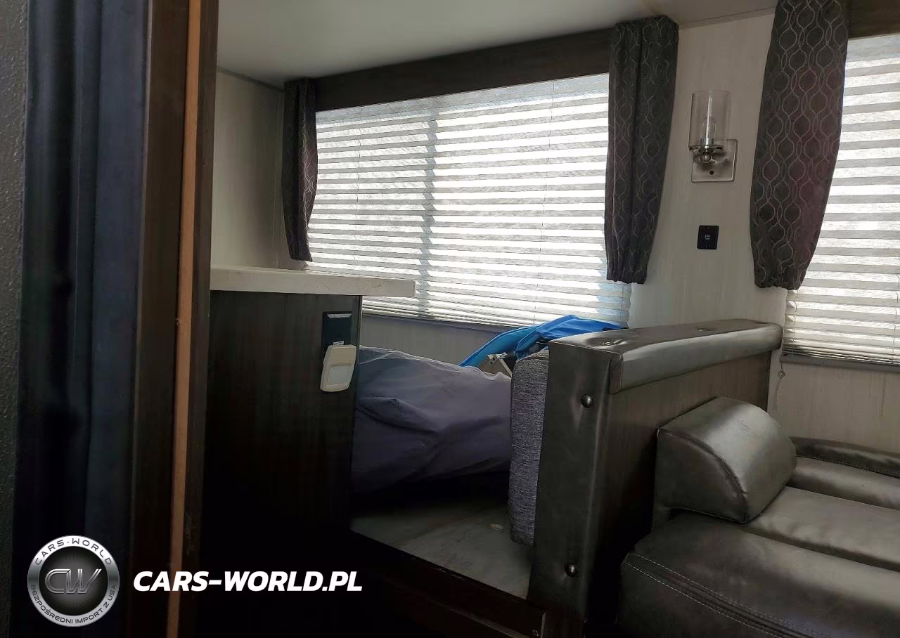2019 Forest River Cherokee Camper VIN:4X4TCKF27KX140205 - 5
