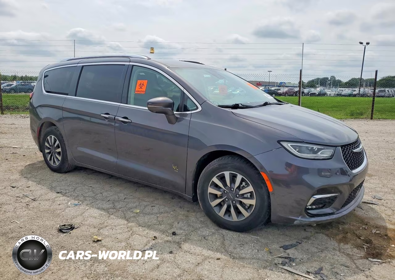 2021 Chrysler Pacifica Hybrid Touring L VIN:2C4RC1L75MR596330 - 4
