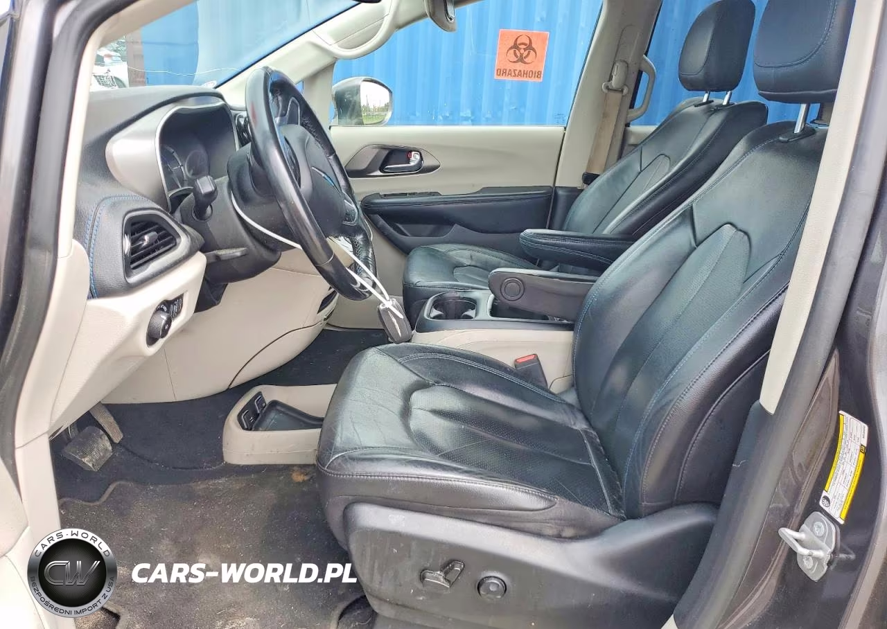 2021 Chrysler Pacifica Hybrid Touring L VIN:2C4RC1L75MR596330 - 7
