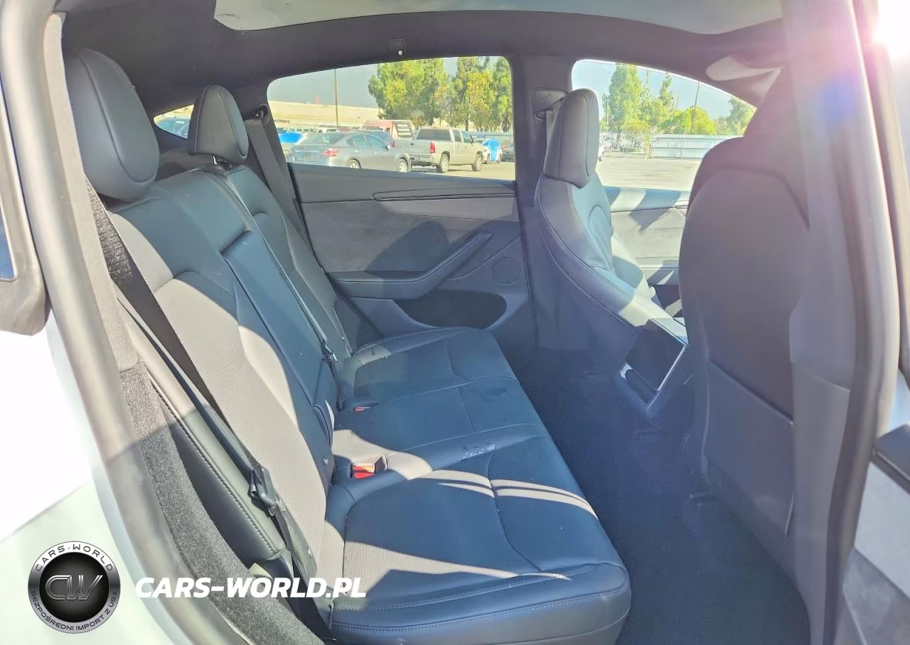 2026 Tesla Model Y VIN:7SAYGDED7TF617244 - 10