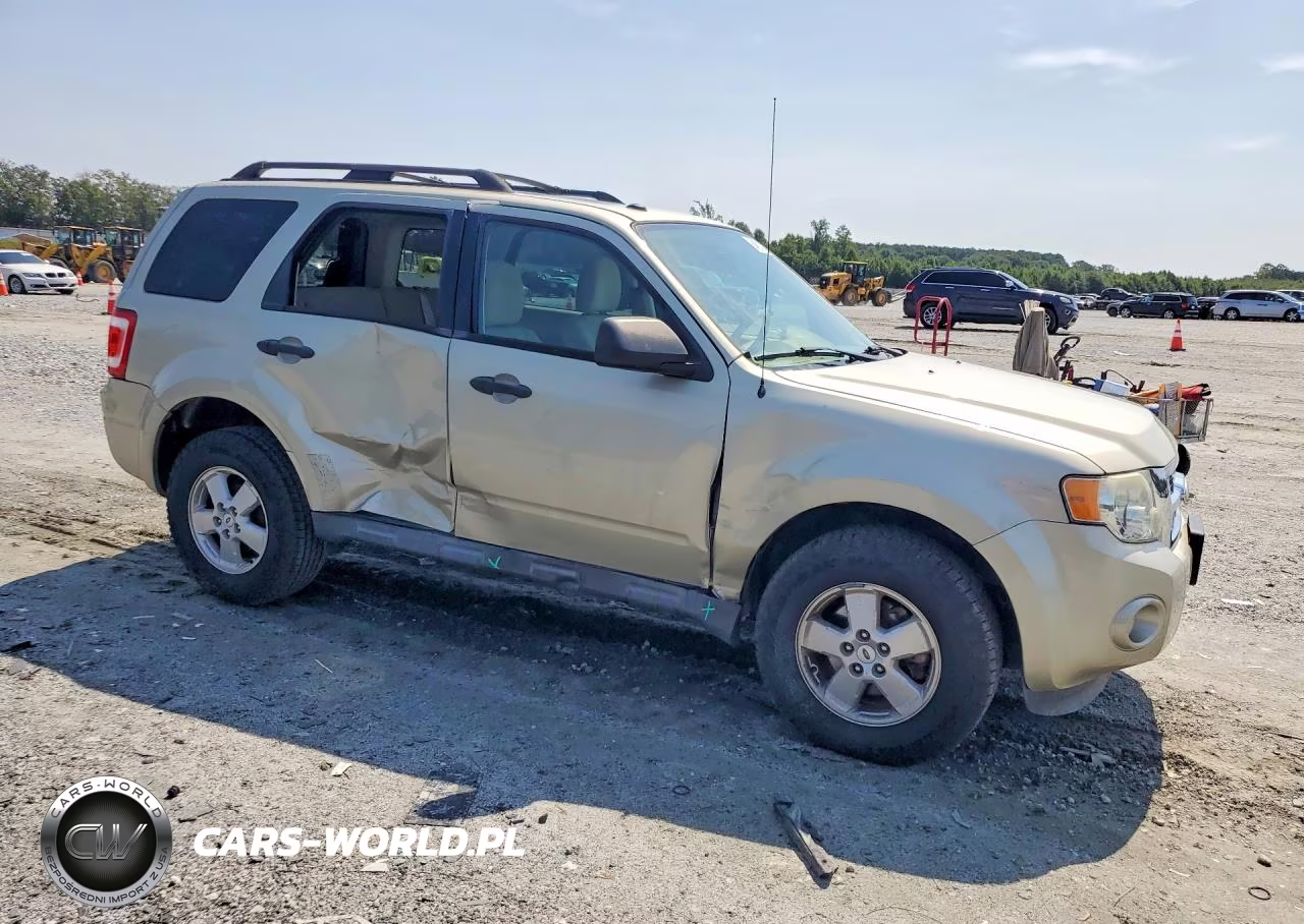 2011 Ford Escape Xlt VIN:1FMCU0D7XBKC40474 - 4