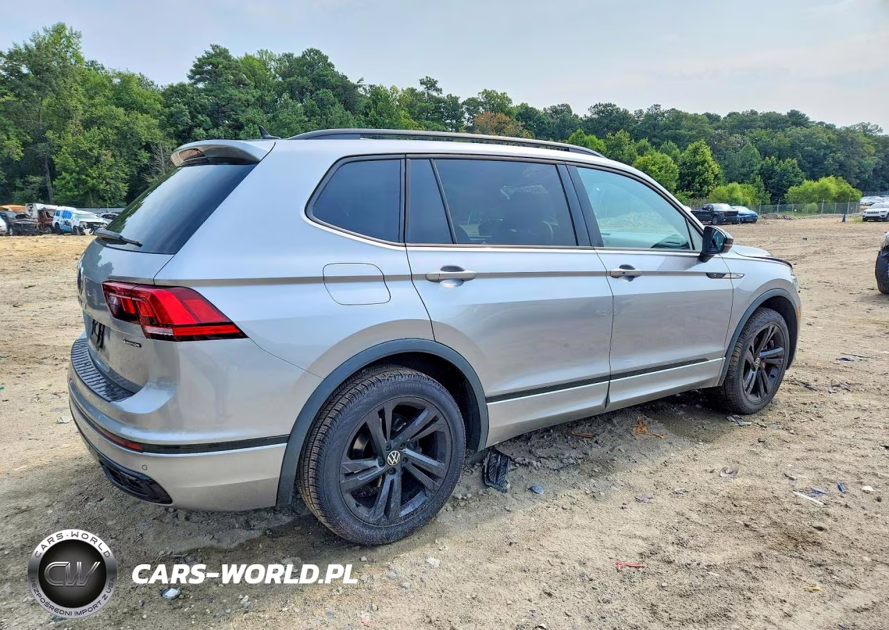 2023 Volkswagen Tiguan Se R-Line Black VIN:3VV8B7AX0PM039987 - 3