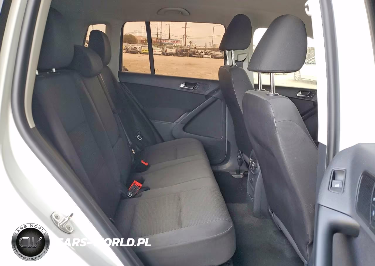 2015 Volkswagen Tiguan S VIN:WVGAV7AX7FW564031 - 11